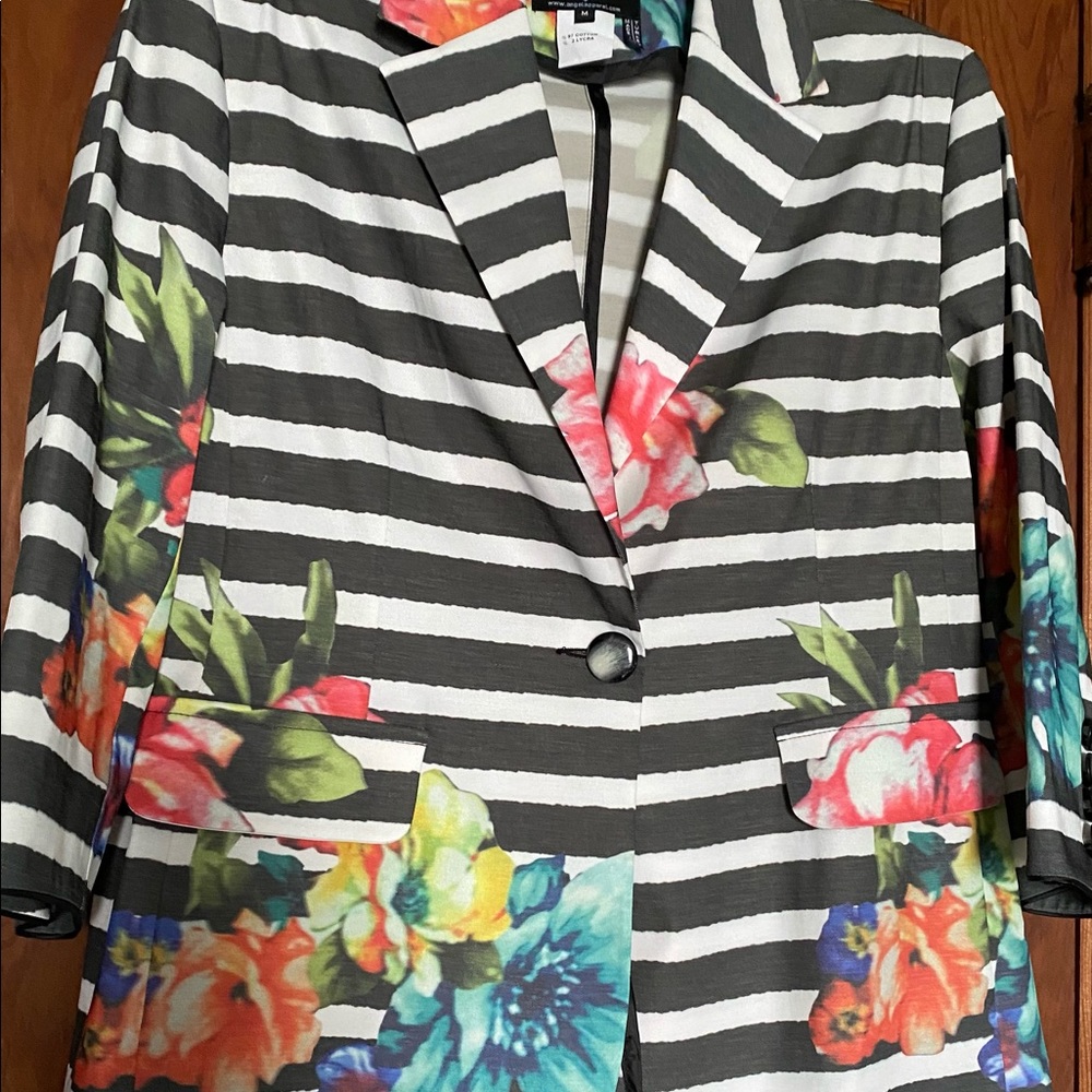 Blazer with floral print